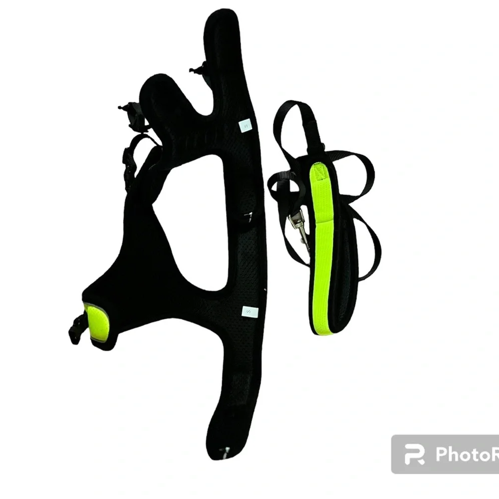 NWOT Dog Cat body harness and leash Size Small